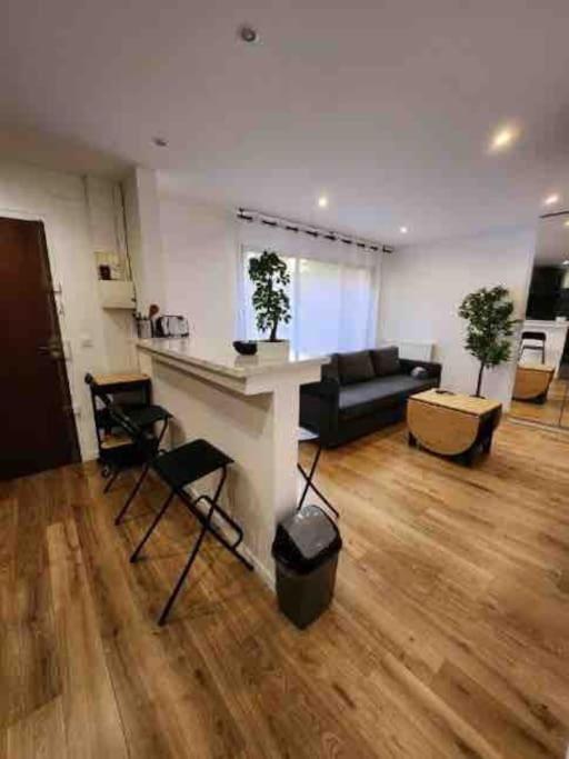 Superbe Appartement A 8 Minutes De La Nation. Париж Екстериор снимка